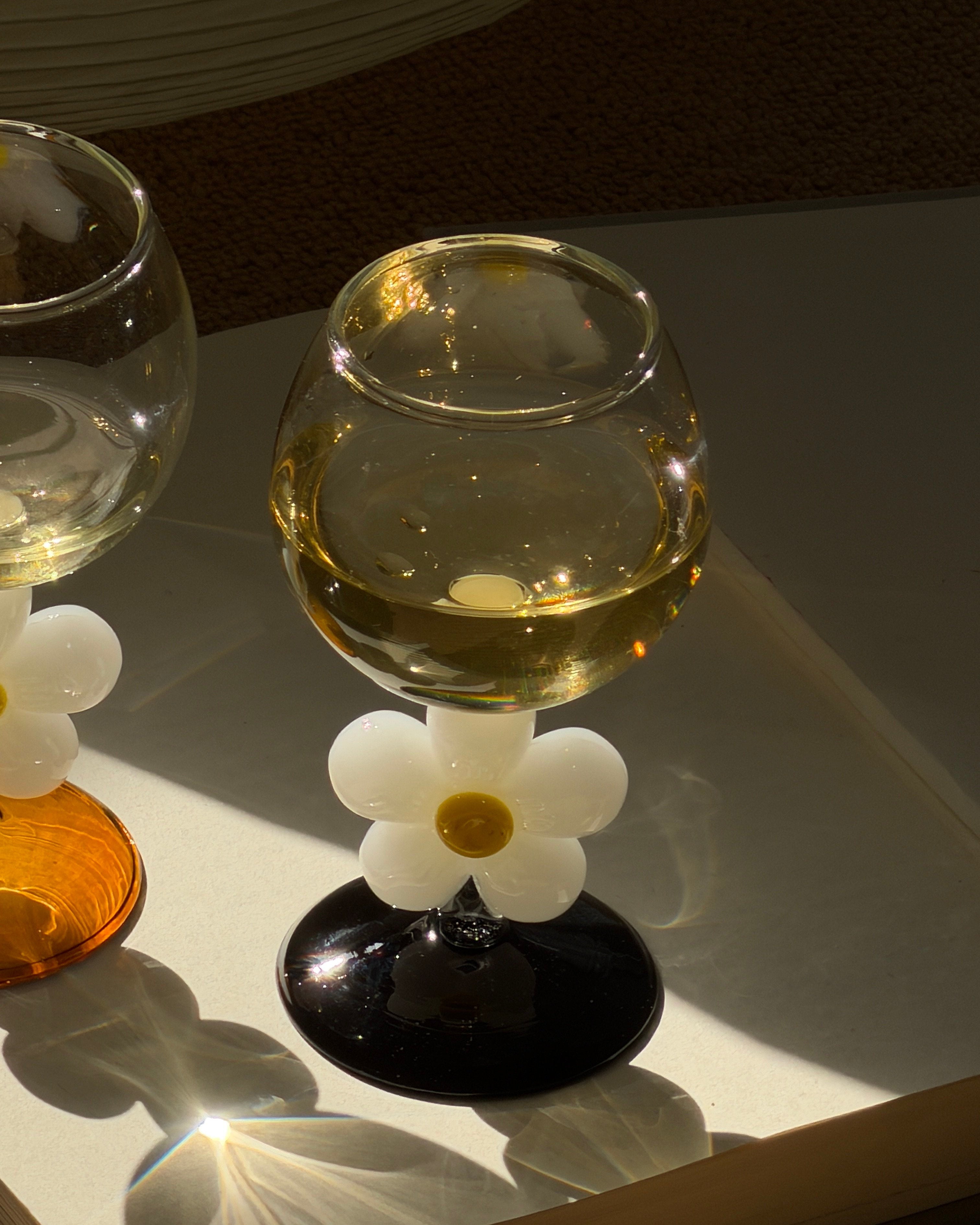Daisy Bloom Stem Glass